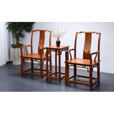 HK0303 镶黄杨官帽椅带几 缅甸花梨